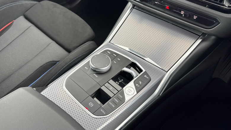 BMW 3 Series 330e 22.3 kWh M Sport 4dr Step Auto Saloon